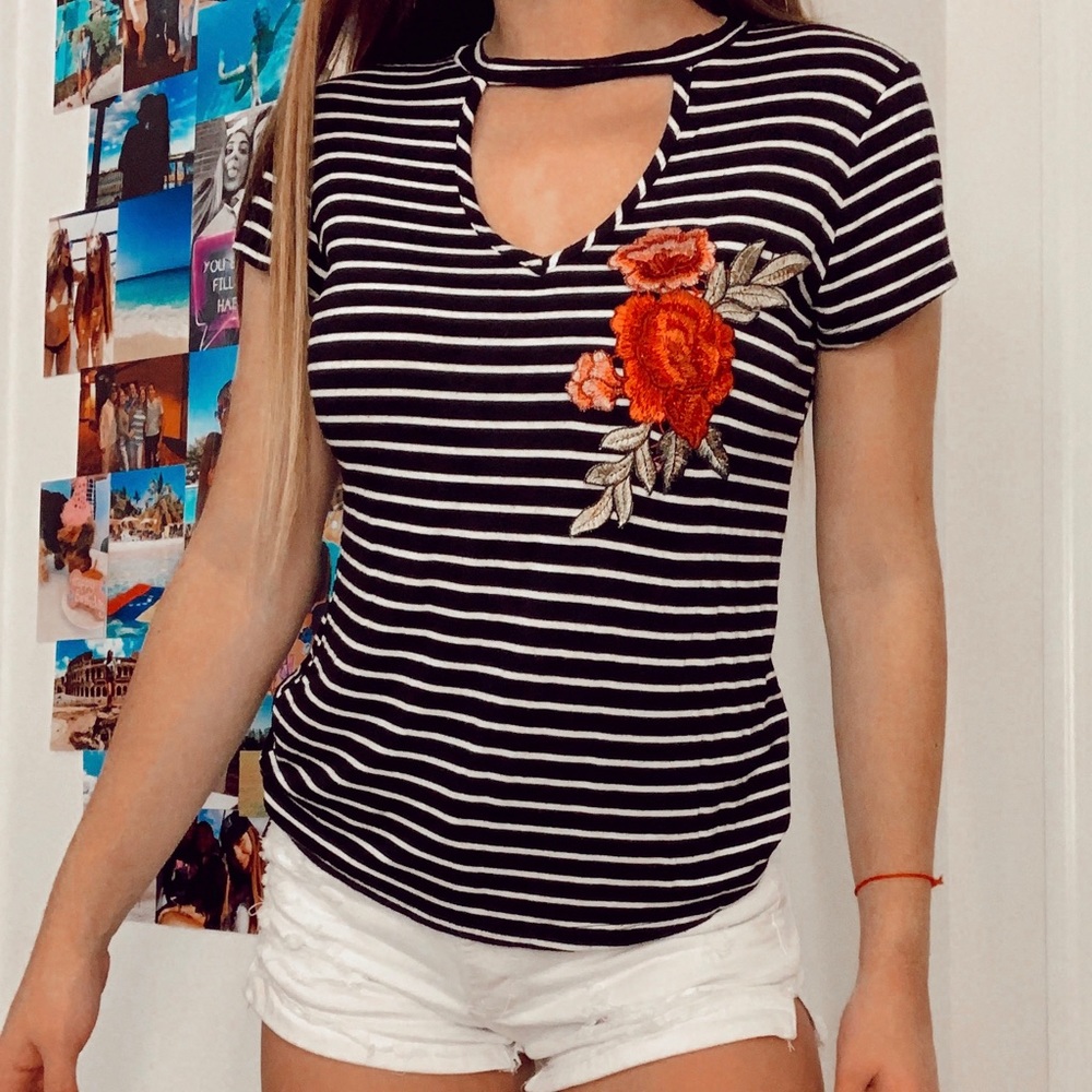 Cute tee! 🌹❣️